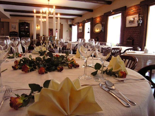 Hotel Zajazd Kultury, Dawniej Pocztowy Ζιελόνα Γκόρα Εξωτερικό φωτογραφία