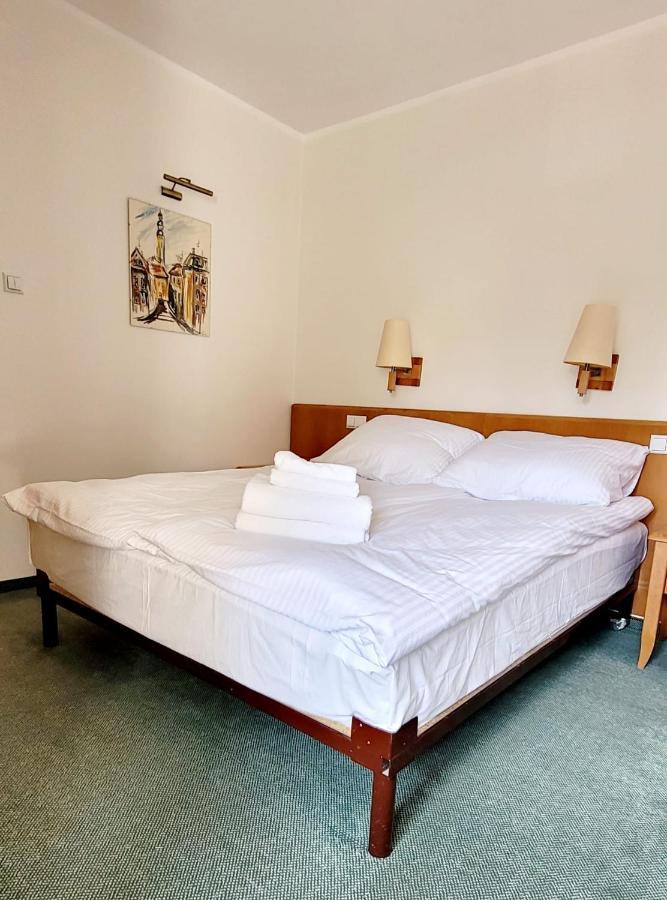 Hotel Zajazd Kultury, Dawniej Pocztowy Ζιελόνα Γκόρα Εξωτερικό φωτογραφία