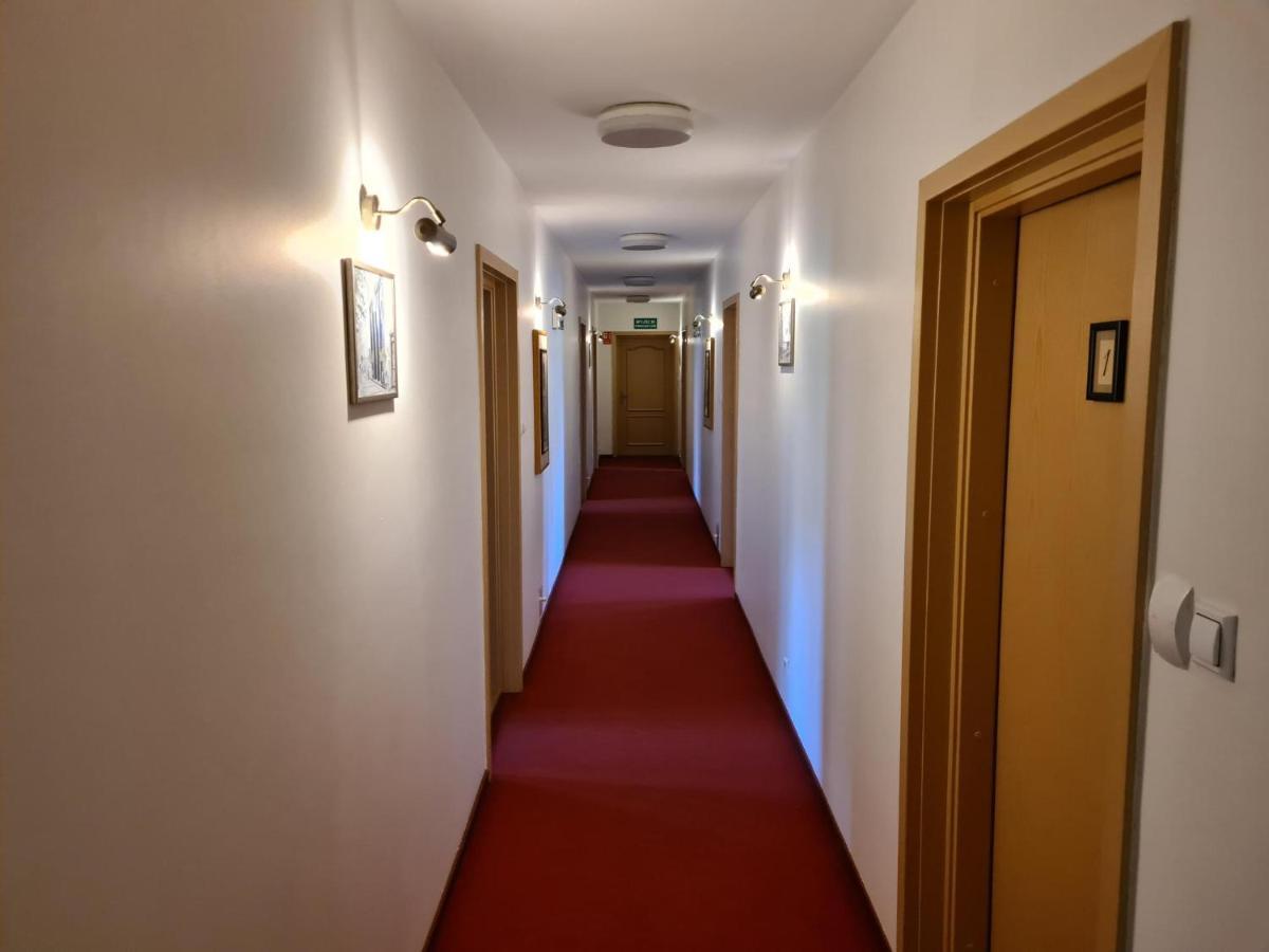 Hotel Zajazd Kultury, Dawniej Pocztowy Ζιελόνα Γκόρα Εξωτερικό φωτογραφία