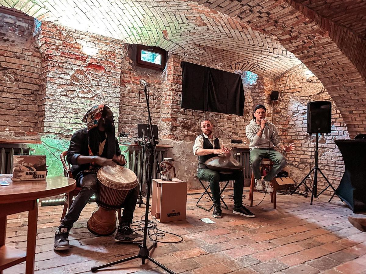 Hotel Zajazd Kultury, Dawniej Pocztowy Ζιελόνα Γκόρα Εξωτερικό φωτογραφία