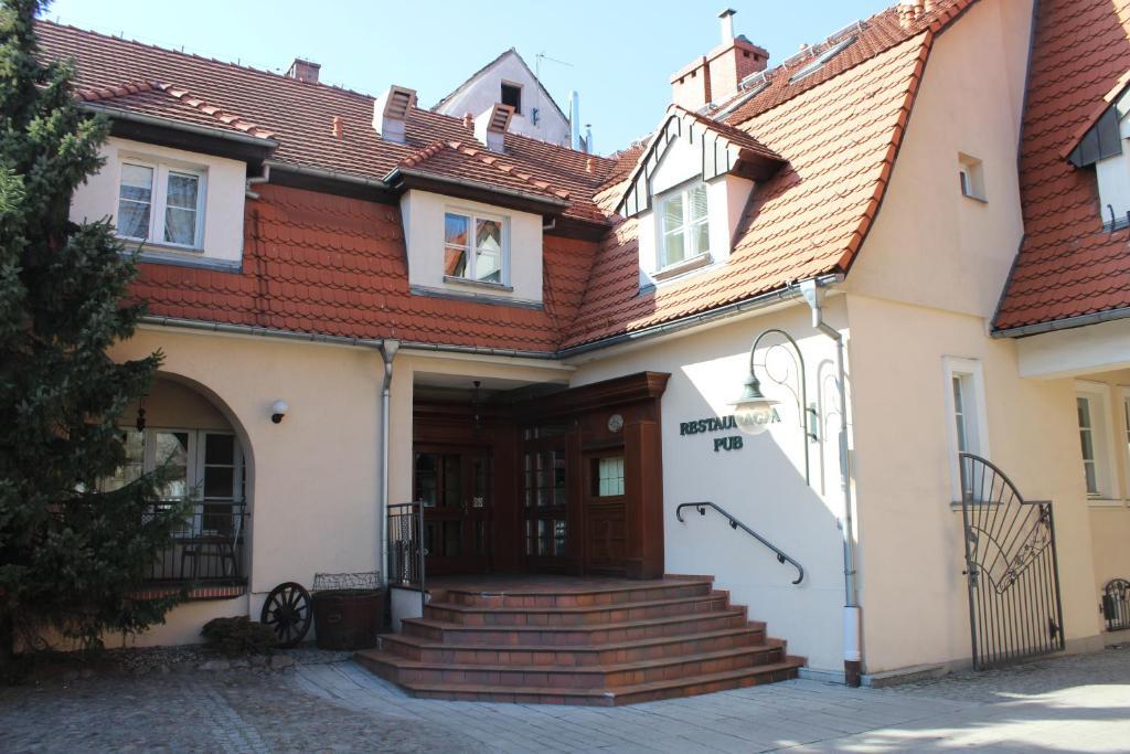 Hotel Zajazd Kultury, Dawniej Pocztowy Ζιελόνα Γκόρα Εξωτερικό φωτογραφία