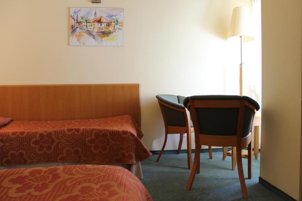 Hotel Zajazd Kultury, Dawniej Pocztowy Ζιελόνα Γκόρα Εξωτερικό φωτογραφία