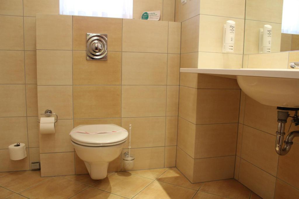 Hotel Zajazd Kultury, Dawniej Pocztowy Ζιελόνα Γκόρα Εξωτερικό φωτογραφία