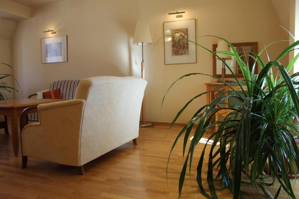 Hotel Zajazd Kultury, Dawniej Pocztowy Ζιελόνα Γκόρα Εξωτερικό φωτογραφία